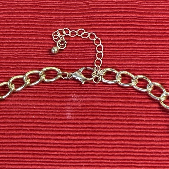 VTG Gold Tone Statement Green Bib Flower Necklace W/Rhinestone Center & Extender - Picture 7 of 7